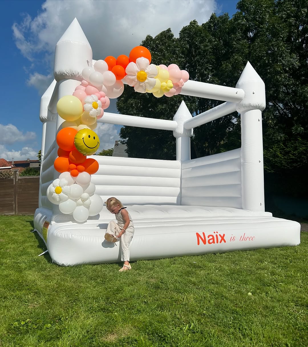 Personalisatie springkasteel - Zet je naam op het springkasteel!