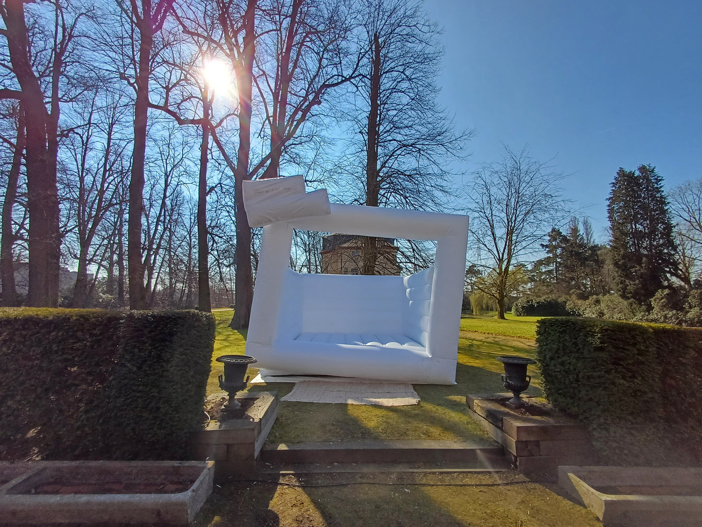 the Frame - springkasteel in de vorm van een fotokader, eyecatcher.